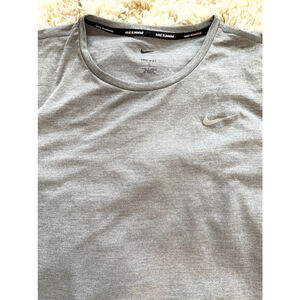 Men’s Nike Running T-shirt Size 1X Gray Dri-Fit